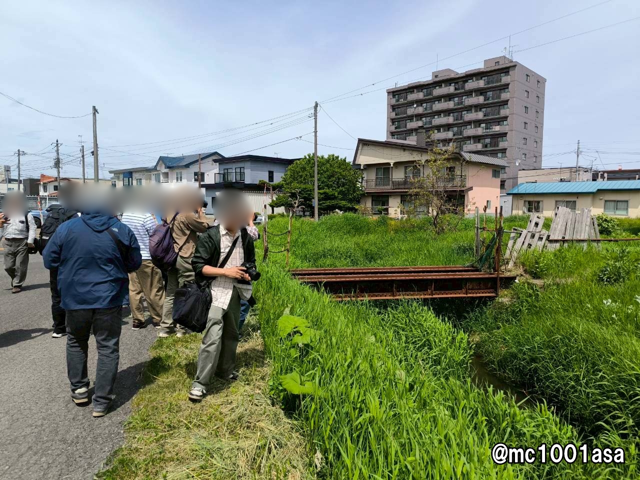 旭川電気軌道の廃線跡を巡る参加者